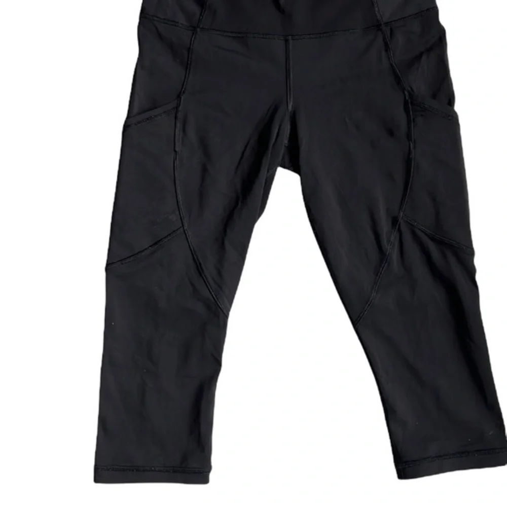Lululemon Outrun 17" Crop Leggings Black Size 6 - Picture 4 of 13